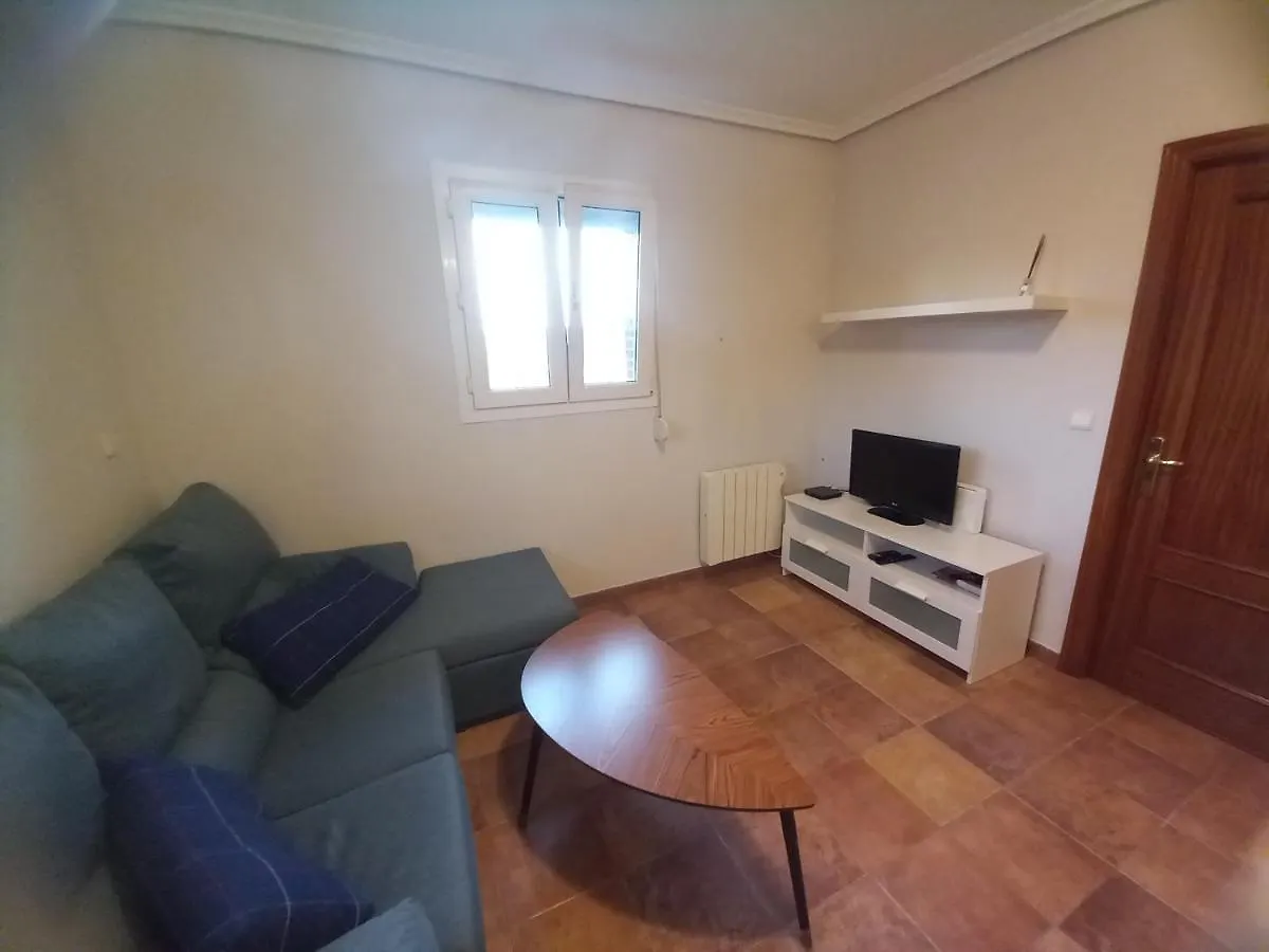 Precioso Atico muy tranquilo y bien comunicado. Apartamento Cotorrio